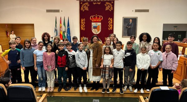 El pleno infantil de Torremolinos aprueba por unanimidad la moción ‘Parques accesibles para todos los niños y niñas’