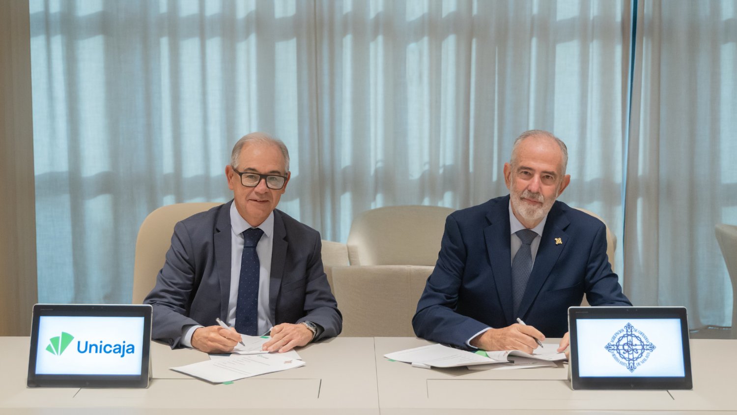 Unicaja y la Agrupación de Cofradías de Semana Santa de Málaga renuevan su tradicional convenio de colaboración