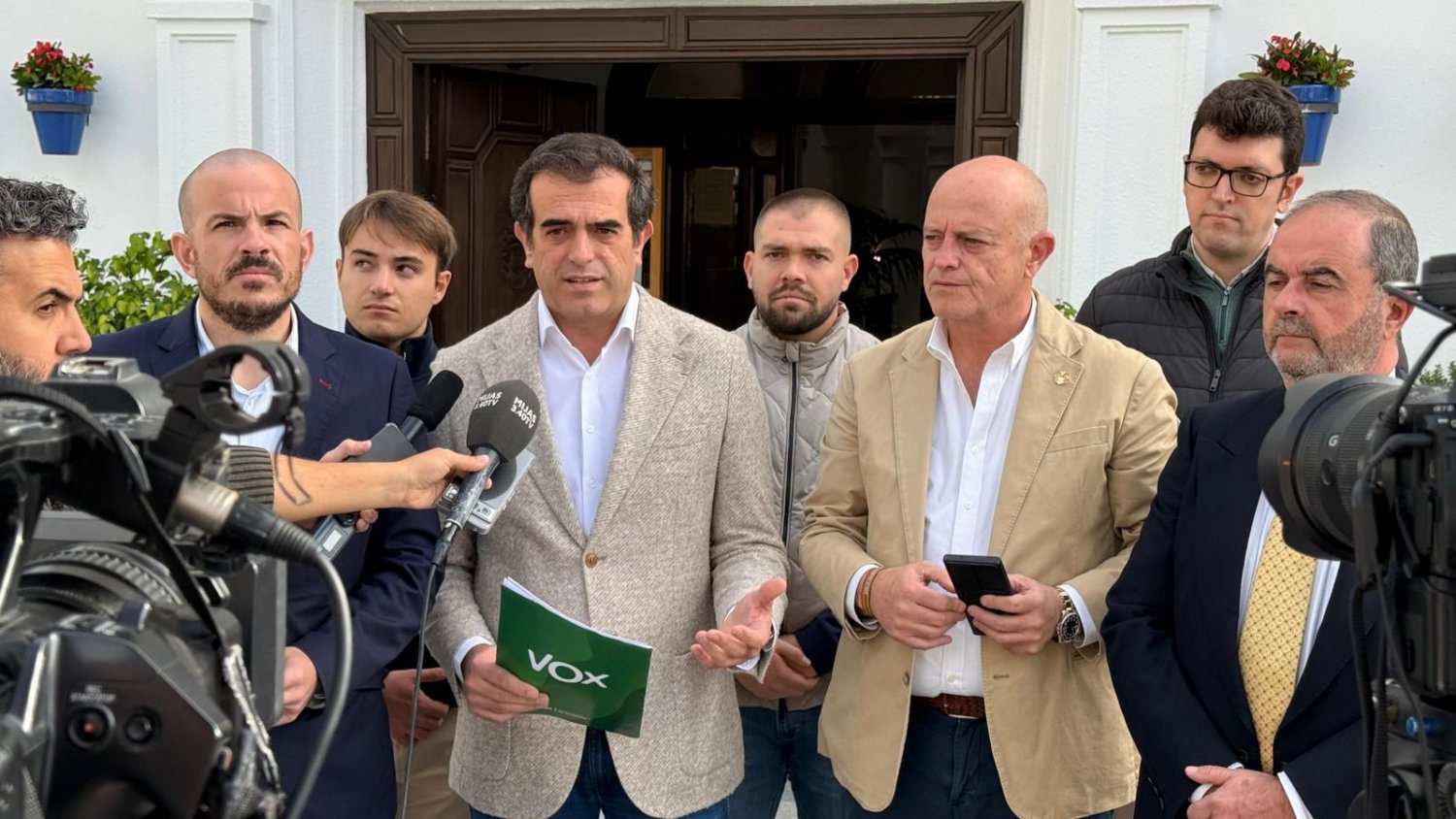 VOX presenta enmiendas a los Presupuestos de la Junta para mejorar la movilidad, educación y sanidad en Mijas