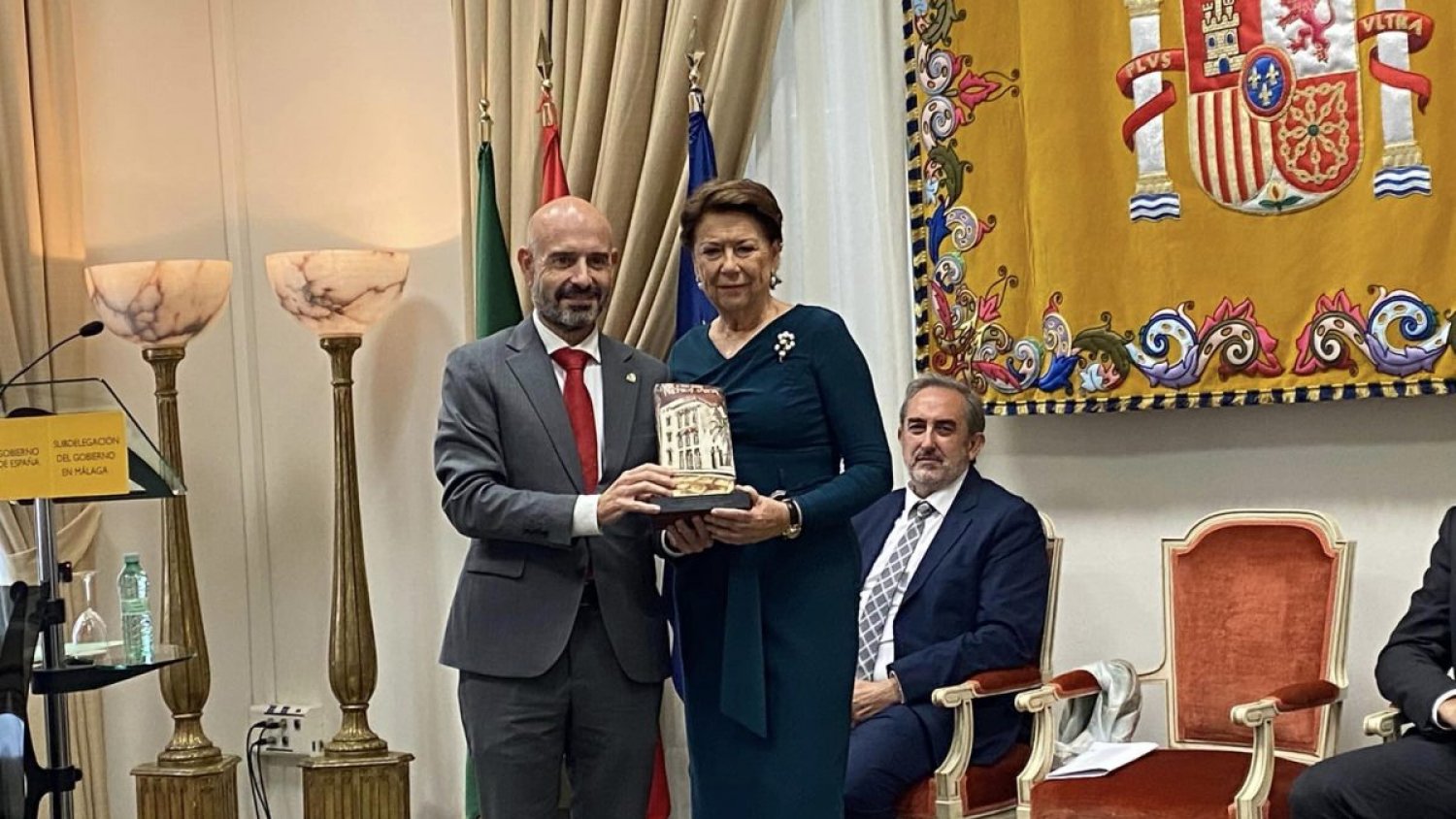 Málaga celebra el 47 aniversario de la Constitución con la entrega de los Premios Caleta 2025 