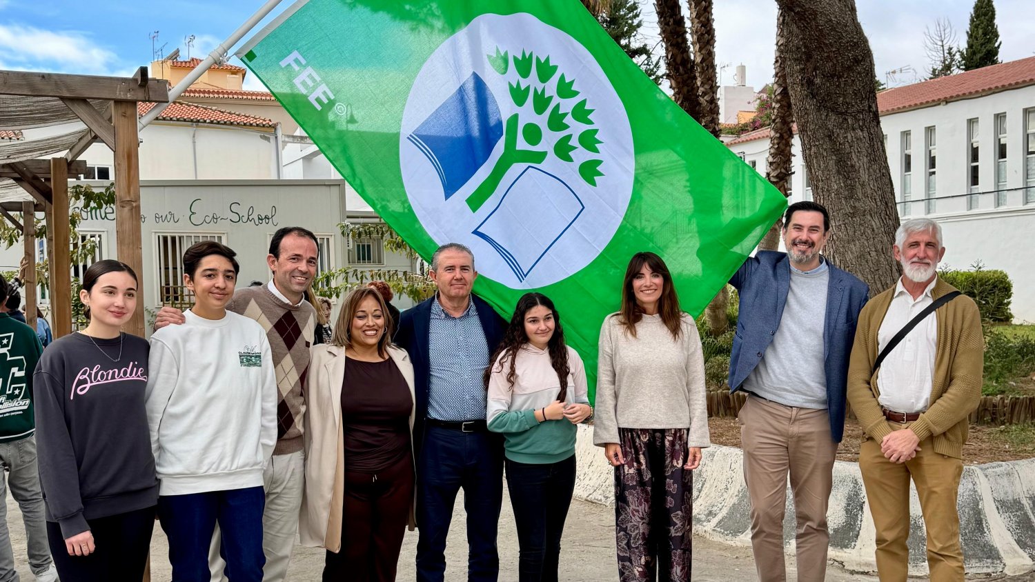 El IES Sierra de Mijas iza su Bandera Verde de Ecoescuela por su firme compromiso con el medio ambiente y la sostenibilidad 