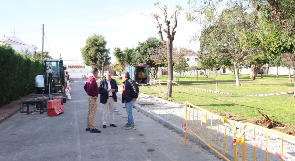 El Ayuntamiento de Marbella mejora la accesibilidad y la movilidad peatonal en la calle Guadiamar de San Pedro Alcántara 