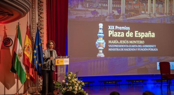El catedrático de Oncología de la UMA Emilio Alba, galardonado con el Premio Plaza de España 