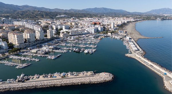 Estepona rompe la barrera de los 4.000 €/m² y se consolida como un destino de vivienda de 'lujo silencioso'