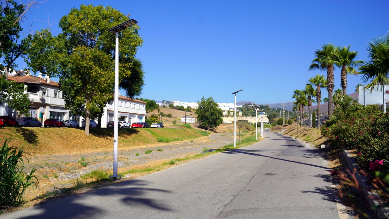 El Ayuntamiento de Estepona finaliza la primera fase de instalación de alumbrado en el corredor litoral y en viales del extrarradio