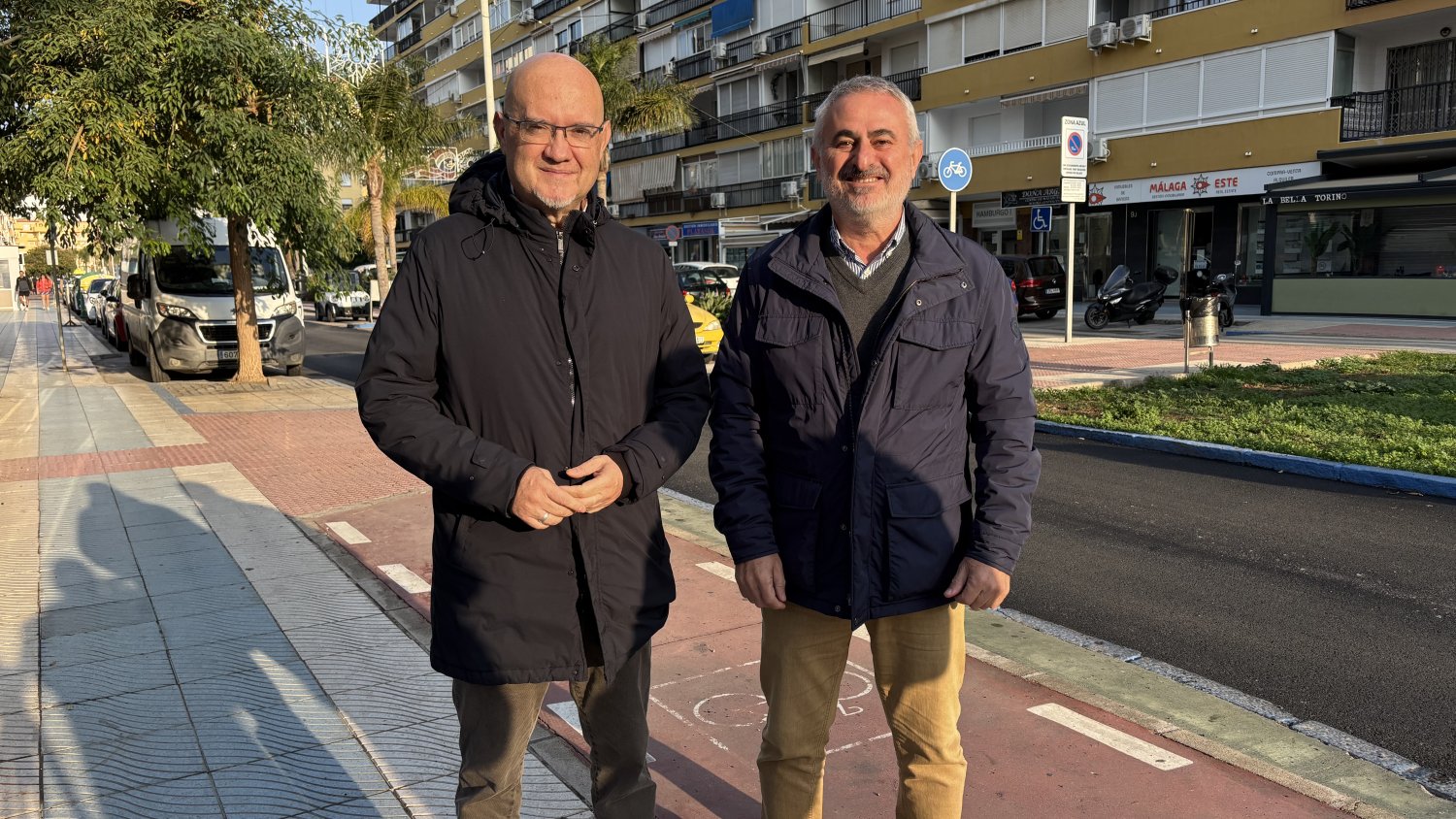 El plan de asfaltado de Torre del Mar avanza en avenida Toré y avenida de Colón