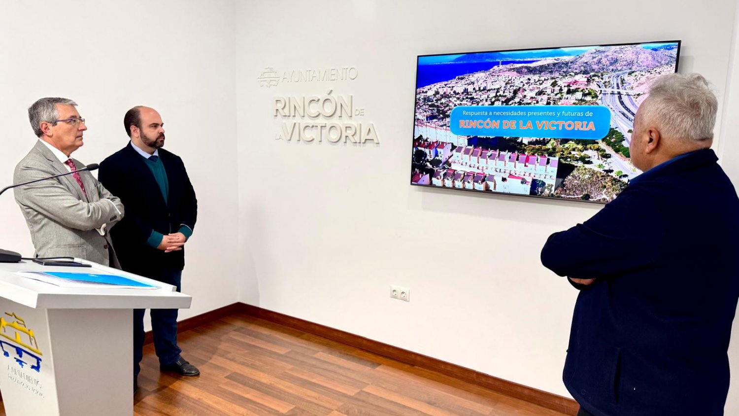 El Ayuntamiento de Rincón de la Victoria presenta el nuevo Sistema de Estacionamiento Regulado