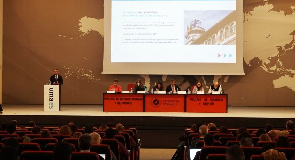 La UMA nombra tres nuevos Honoris Causa y logra un aumento de 3,8 millones en su presupuesto