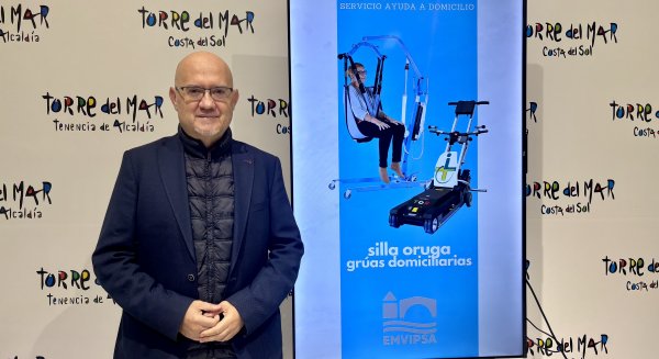 EMVIPSA incorpora dos sillas oruga salvaescaleras para mejorar la atención a personas con movilidad reducida