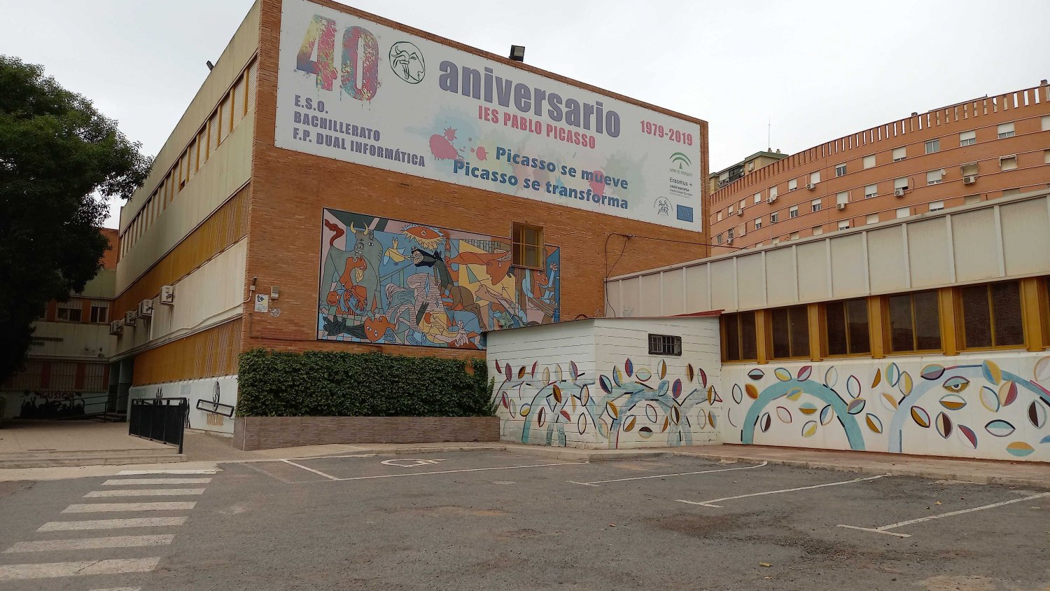 Educación invierte cerca de 60.000 euros en la retirada de amianto en el IES Pablo Picasso de Málaga