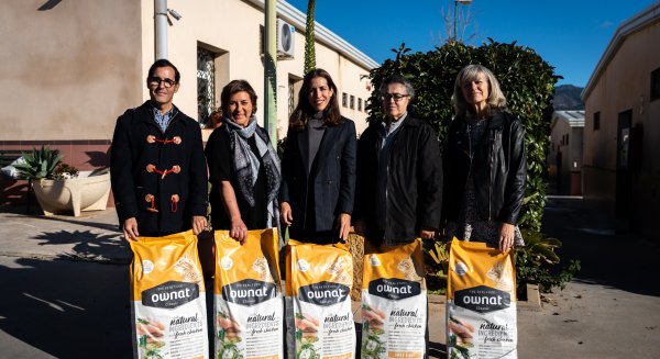 El Ayuntamiento de Málaga entrega 3.200 kilos de alimentos a entidades para la manutención de las colonias de gatos
