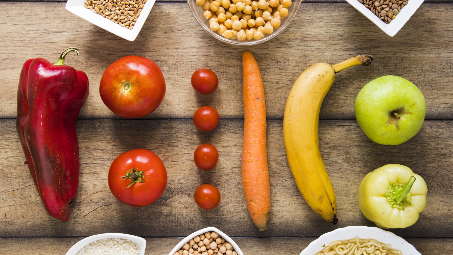 El Ayuntamiento de Málaga insta al Gobierno a eliminar el IVA de los alimentos básicos y rebajar el de la carne y el pescado