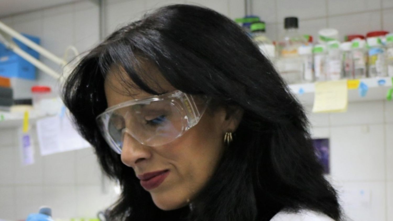 Investigadores de la UMA demuestran que el grafeno protege a las neuronas frente a procesos clave del párkinson