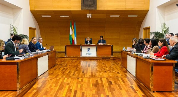 El Ayuntamiento de Fuengirola aprueba la previsión de las ordenanzas que serán impulsadas durante 2026