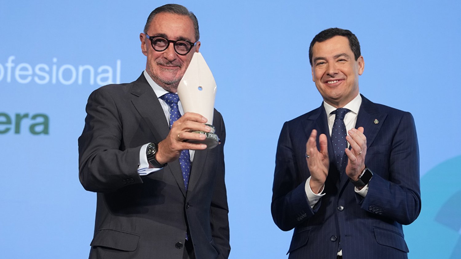 Juanma Moreno entrega los Premios Andalucía de Periodismo y reconoce la trayectoria de Carlos Herrera