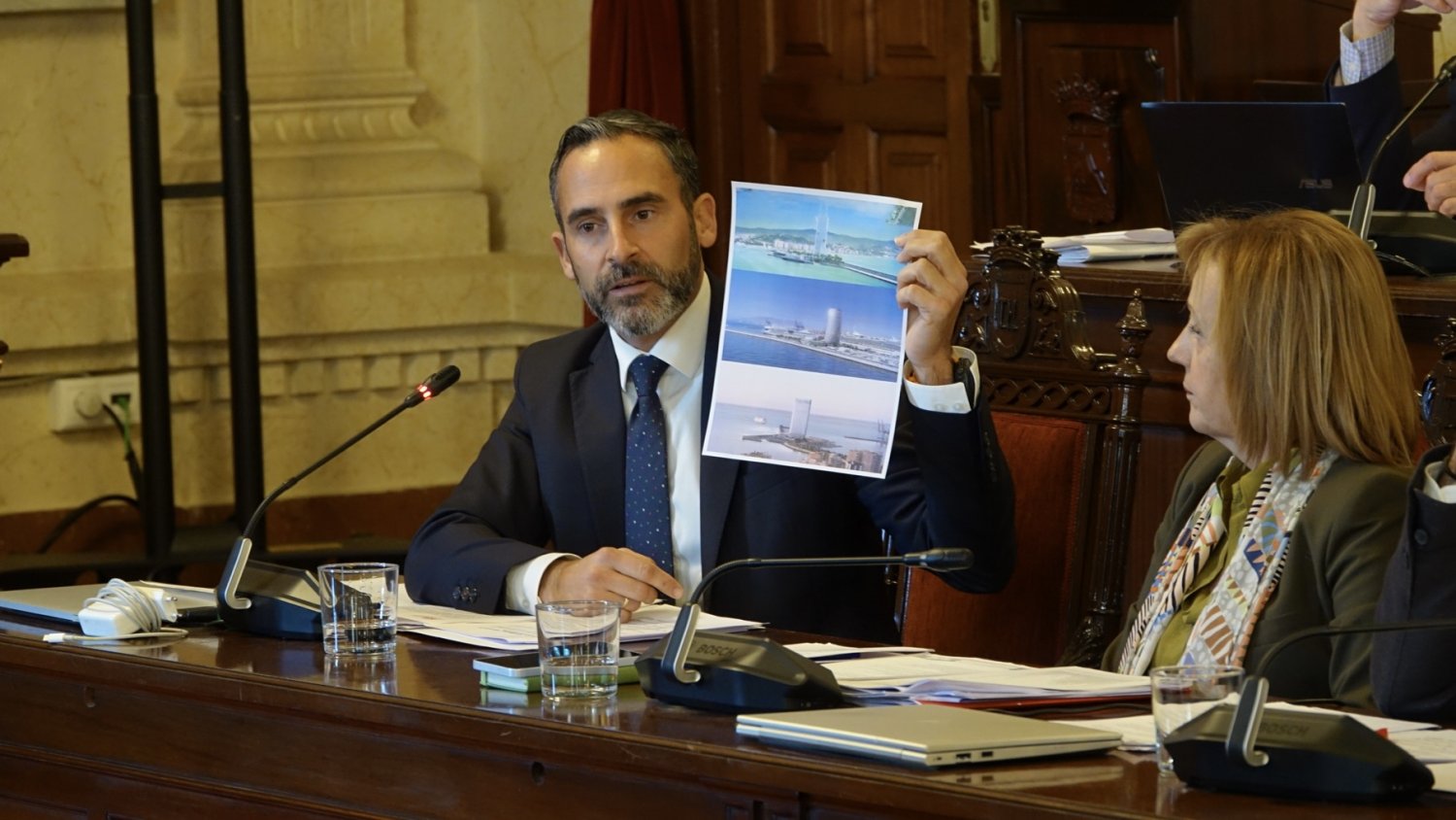 El PSOE urge a frenar el hotel del Puerto por su 'daño irreversible' al patrimonio y a la imagen de Málaga