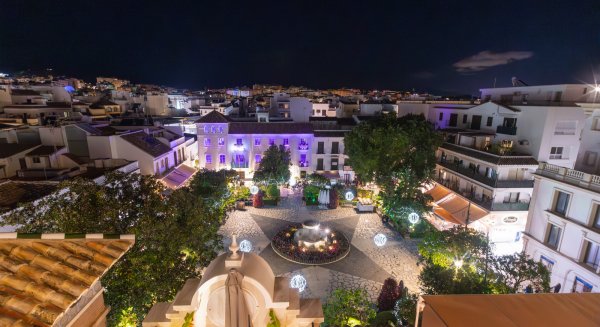 El alcalde de Estepona destaca los atractivos de la ciudad para visitarla durante las fiestas navideñas