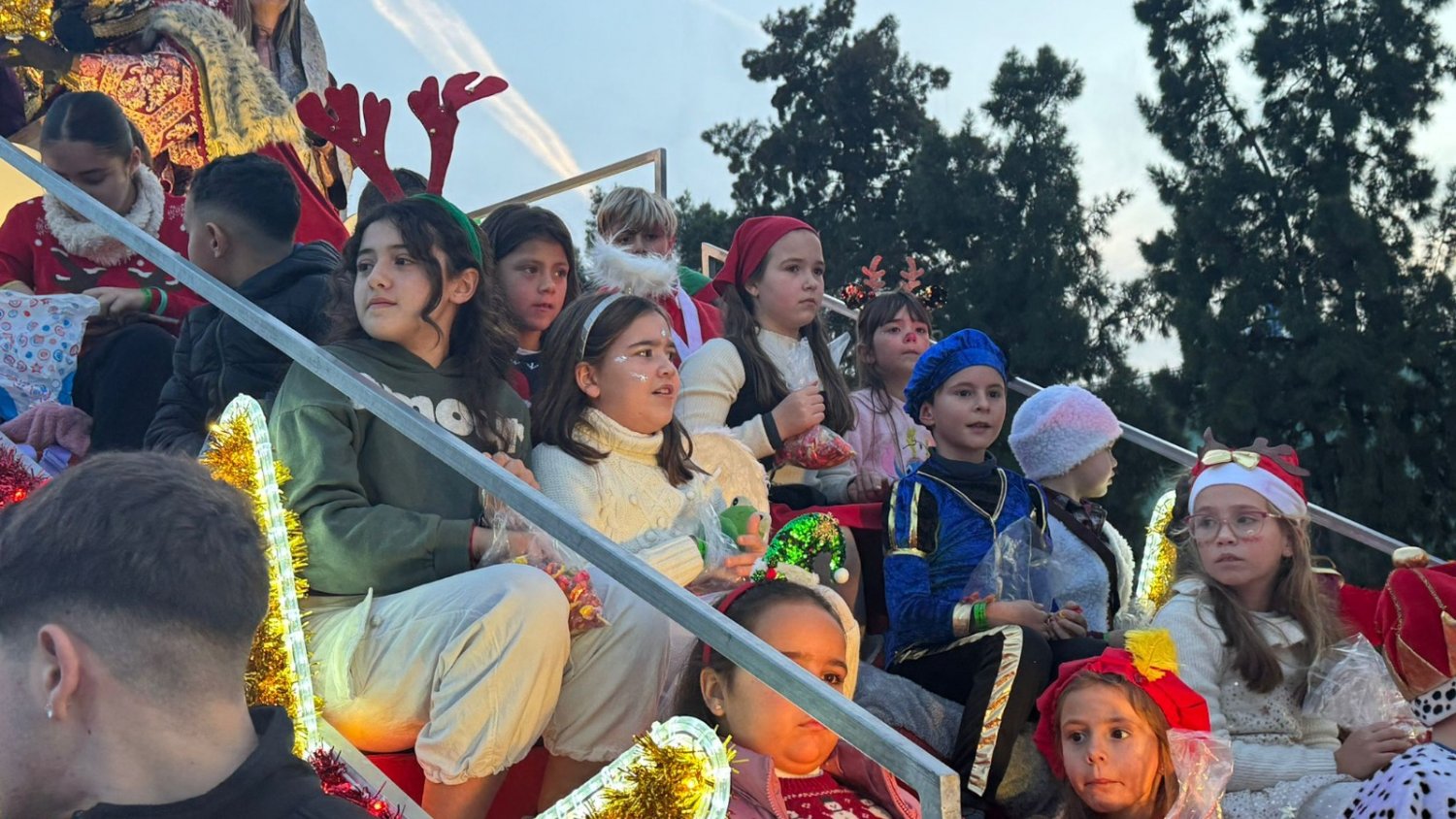 Mijas fomenta la participación de entidades vecinales, sociales y AMPAS en las cabalgatas de Reyes del 5 de enero