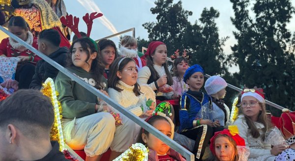 Mijas fomenta la participación de entidades vecinales, sociales y AMPAS en las cabalgatas de Reyes del 5 de enero