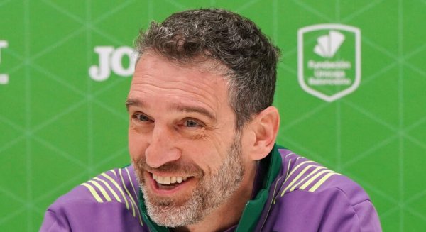 Ibon Navarro, entrenador del Unicaja, cuenta con todos sus efectivos para el duelo ante el Real Madrid