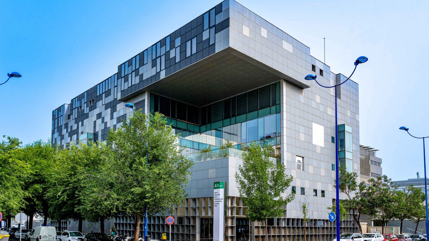 Andalucía, tercera comunidad en presentación de patentes, marcas y diseños industriales de España