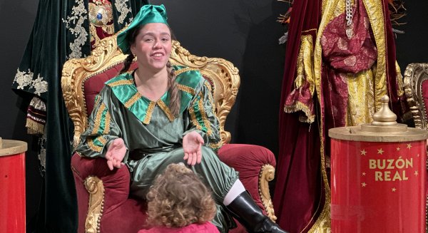 Fuengirola organiza una recepción con los pajes de los Reyes Magos en la plaza Reyes Católicos