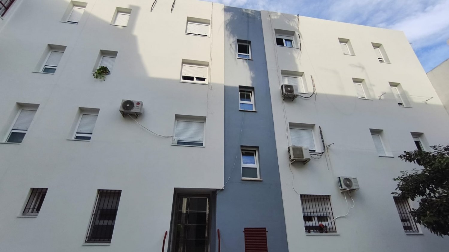 La Junta culmina la rehabilitación energética de 104 viviendas públicas en Málaga con una inversión de 1,2 millones