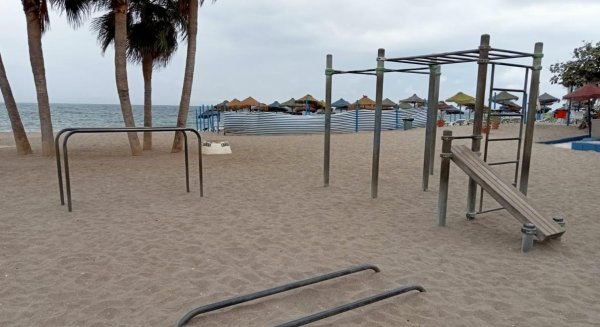 Mijas licita la renovación de sus playas con nuevos módulos de socorrismo, aseos y zonas de deporte