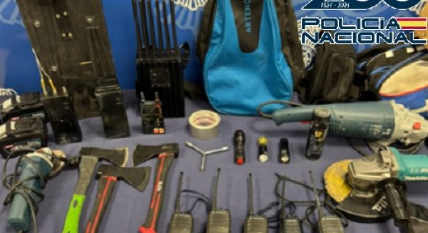 Desmanteladas dos bandas que robaron 250.000 euros en 44 naves industriales de Málaga