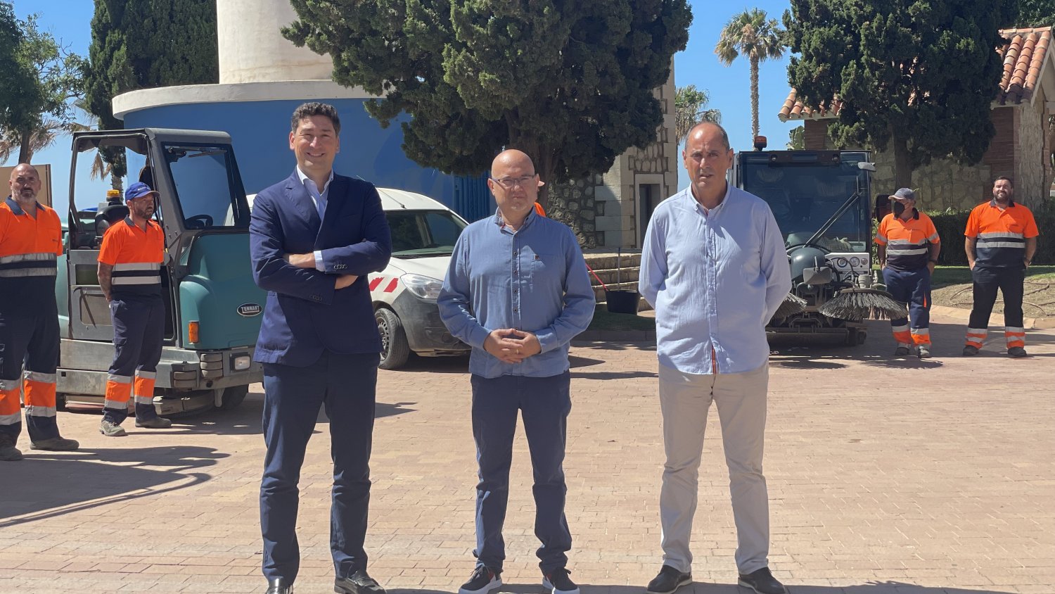 Medio Ambiente presenta el plan de choque de limpieza con un importante refuerzo y recursos para Vélez-Málaga