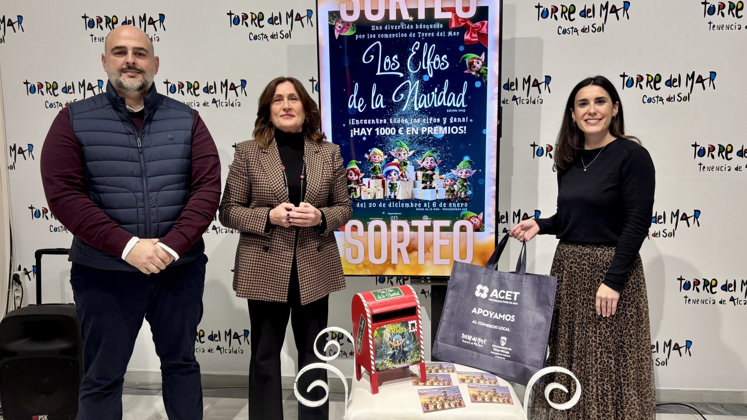 La campaña 'Busca el Elfo' logra dinamizar las calles de Torre del Mar y refuerza el apoyo al comercio