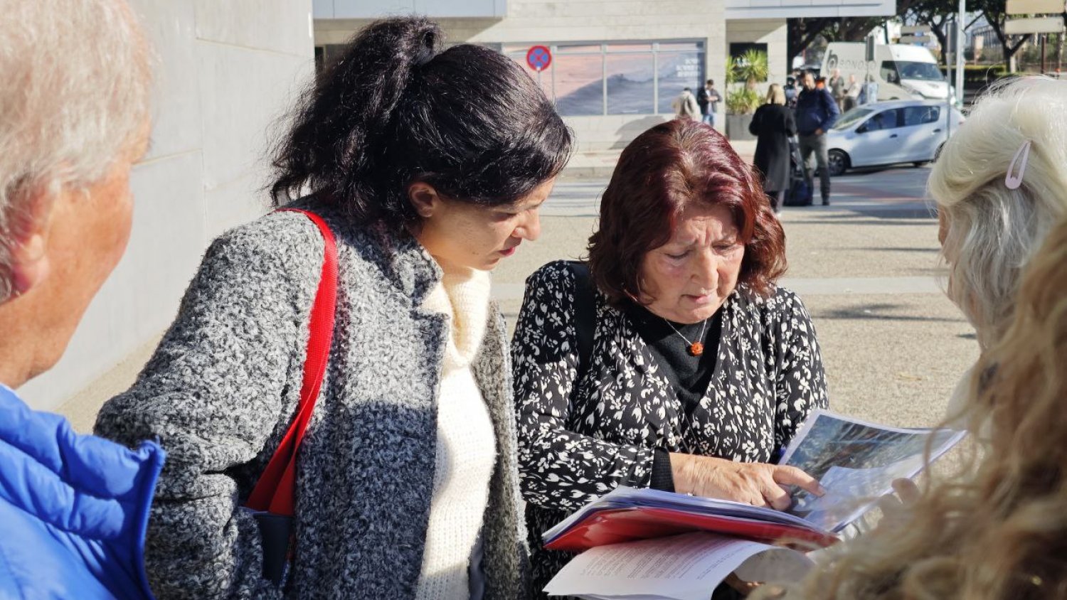 Con Málaga exige paralizar 26 apartamentos turísticos en Pedregalejo por 'atentado urbanístico'