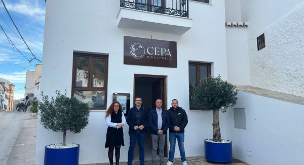 La Junta destina cien mil euros para potenciar el Centro de Estudios de la Pasa de la Axarquía 