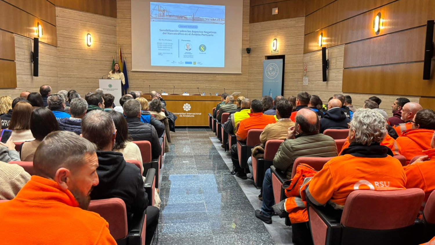 El Puerto de Málaga inicia una formación pionera a nivel nacional para sensibilizar sobre el narcotráfico