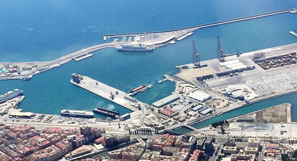 El Puerto de Málaga limitará a seis meses la estancia de las esculturas de Neptuno y Venus