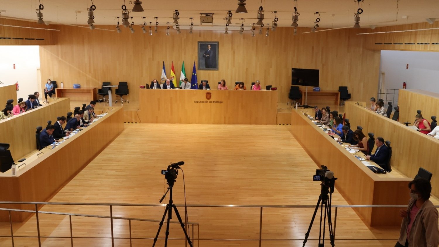 Diputación aprueba una modificación del plan de inversiones y destina 400.000 euros en el camino a Los Reales de Sierra Bermeja