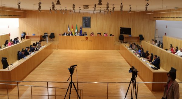 Diputación aprueba una modificación del plan de inversiones y destina 400.000 euros en el camino a Los Reales de Sierra Bermeja