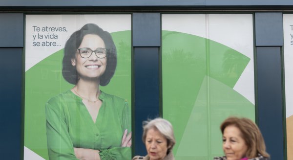 Unicaja adelanta el pago de las pensiones en 2026 y refuerza su atención exclusiva al colectivo sénior