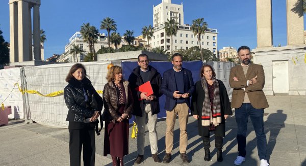 El PSOE de Málaga muestra su descontento por las esculturas de Venus y Neptuno que se instalarán en la entrada del puerto 
