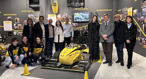 El rector de la UMA, Teodomiro López, presenta la exposición “This is MART: Compitiendo por un sueño”