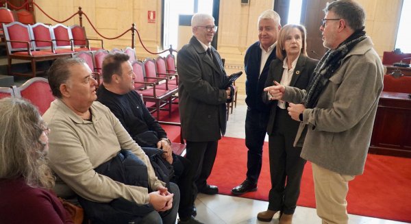 El PSOE denuncia que la falta de mantenimiento municipal 'pone en riesgo' a ciudadanos y empleados