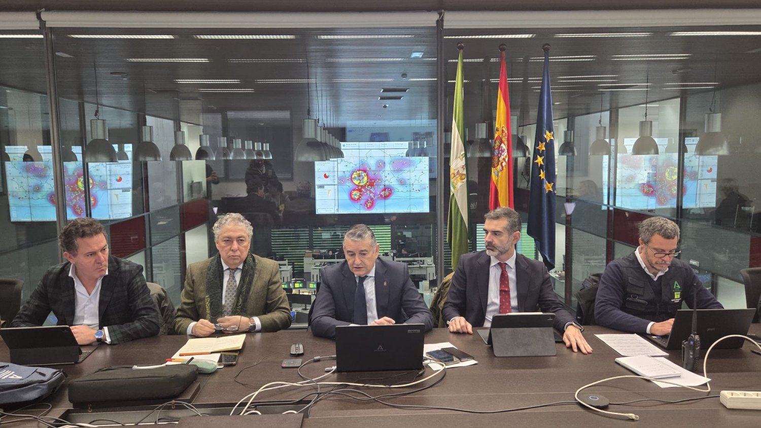 La noche transcurre sin incidentes de gravedad bajo el impacto de las borrascas Joseph-Kristin