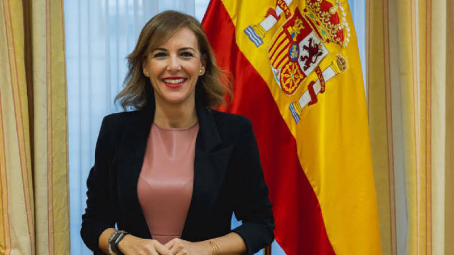 La diputada nacional de VOX por Málaga denuncia el estado del muro de contención en la línea C1 de Cercanías