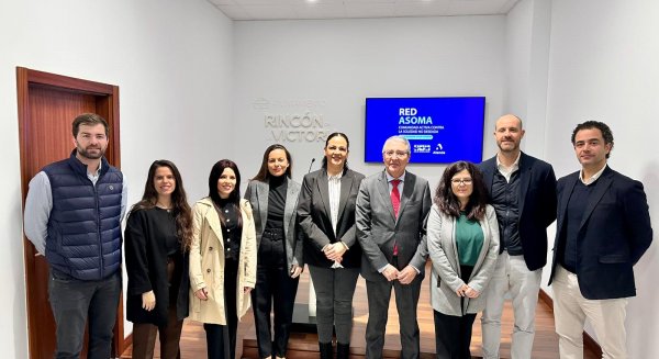 Rincón de la Victoria lanza ‘RED ASOMA’, un proyecto para combatir la soledad no deseada en los mayores