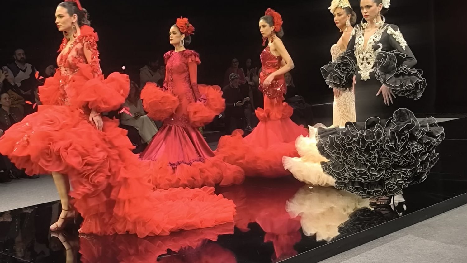 Diseñadores de Málaga de Moda muestran en SIMOF Sevilla sus colecciones de moda flamenca