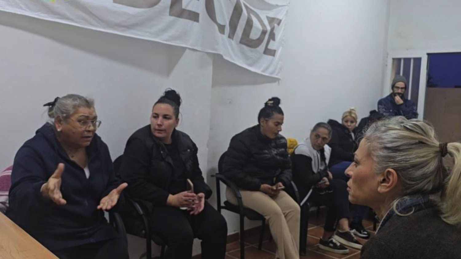 Por Andalucía e IU exigen que se paralice el desahucio de 62 familias en Manilva 