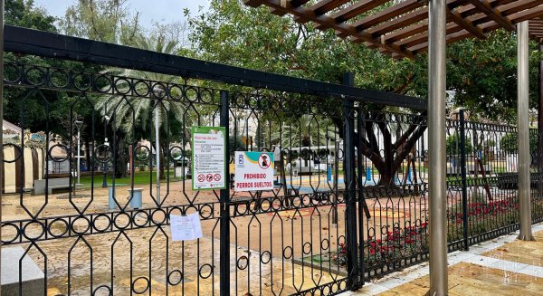 Fuengirola supera sin incidencias graves la primera fase del temporal bajo el blindaje de su plan de emergencia