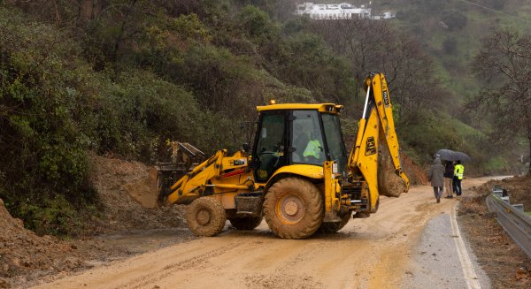 Salado anuncia una partida inicial de 15 millones para las primeras reparaciones de carreteras tras el temporal