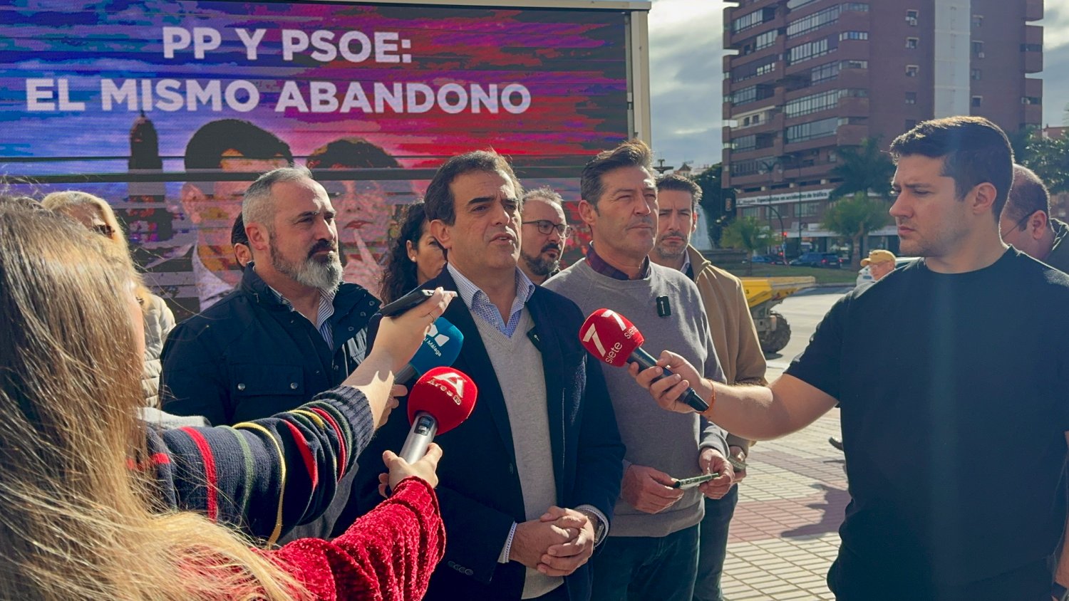 VOX Málaga inicia la campaña provincial 'PP y PSOE: El mismo abandono' que recorrerá la provincia