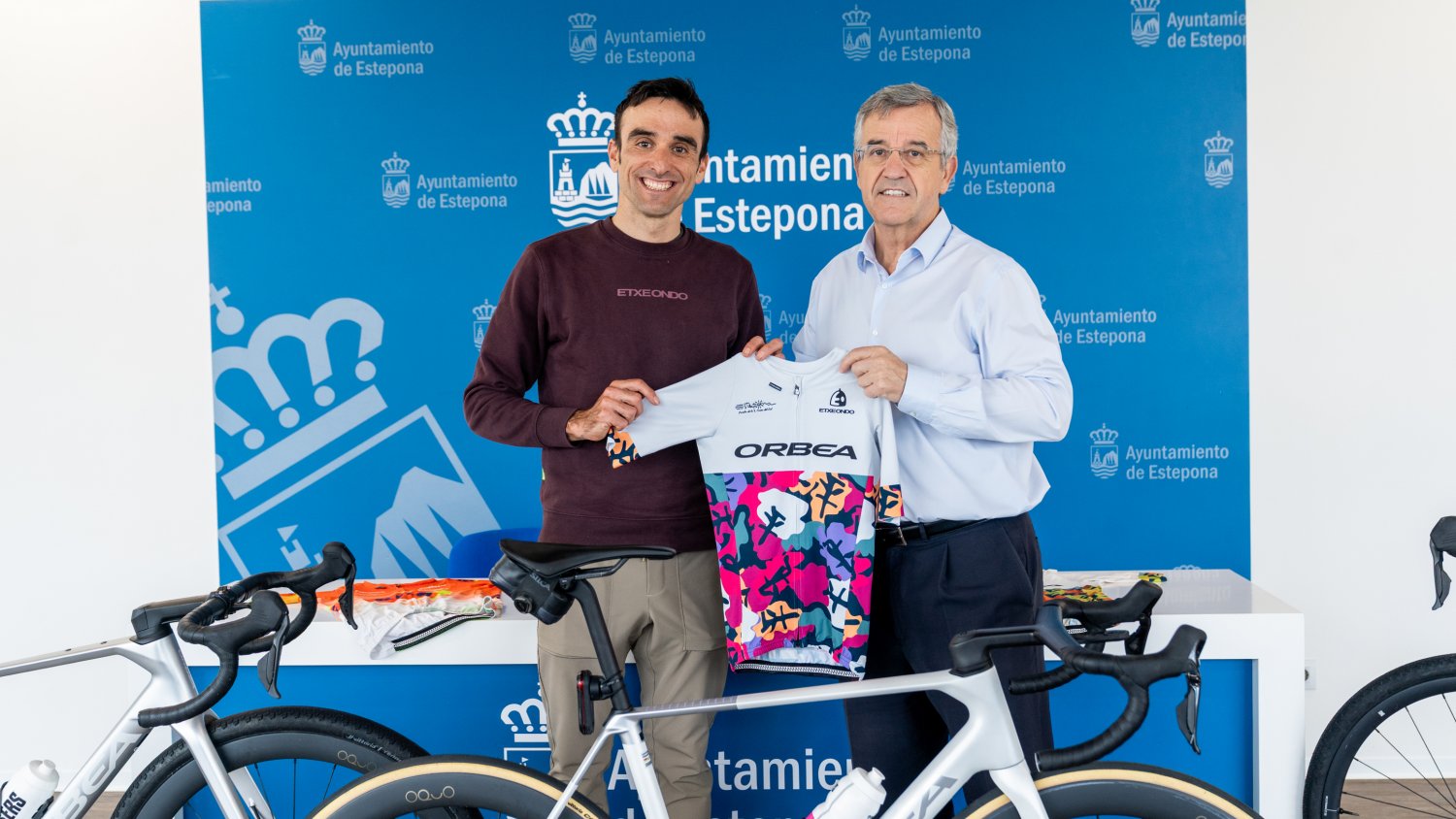 El ciclista Luis Ángel Maté llevará el nombre de Estepona a pruebas nacionales e internacionales en 2026